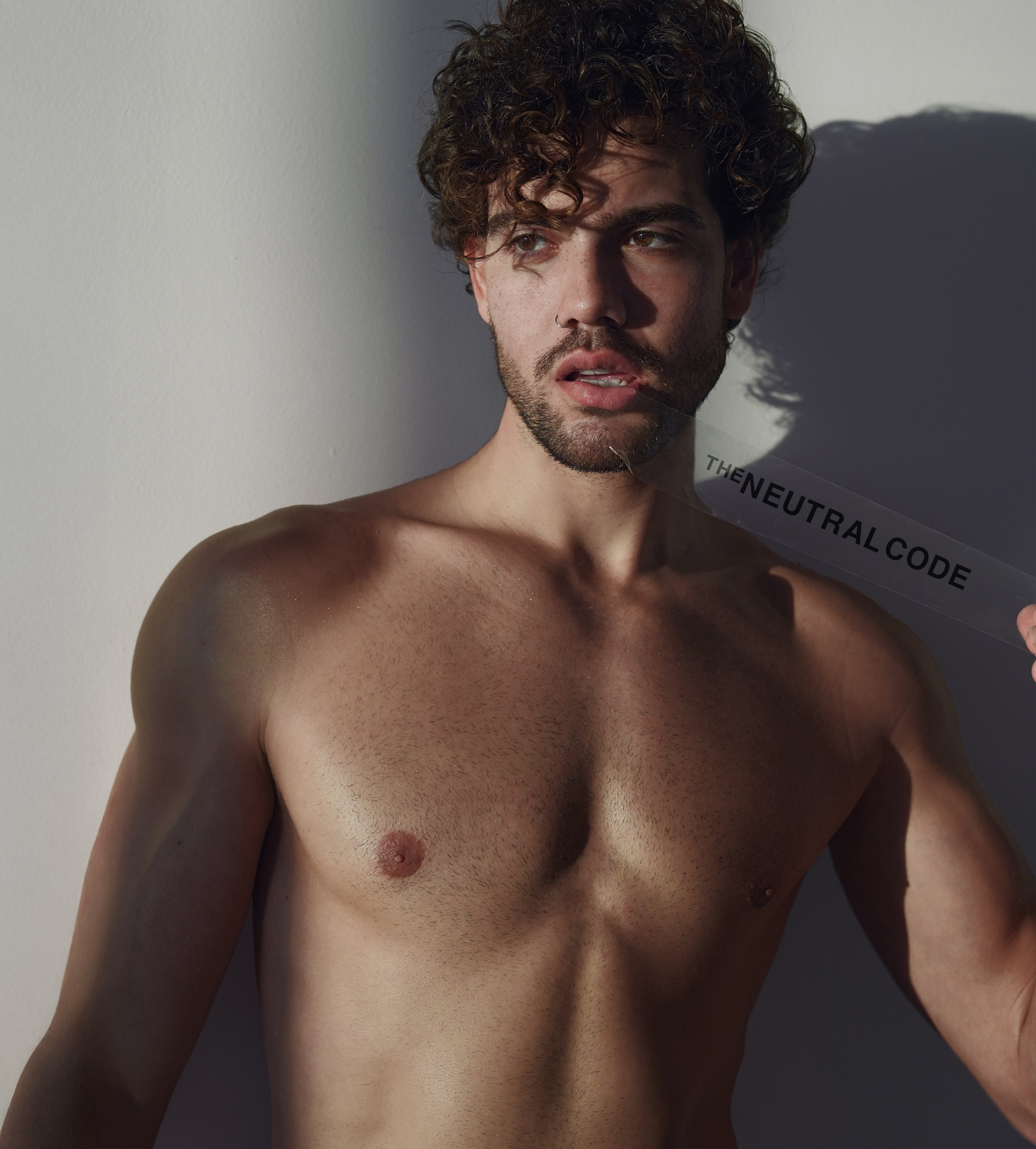 MADE TO BE WORN  —                    Eau de Parfum